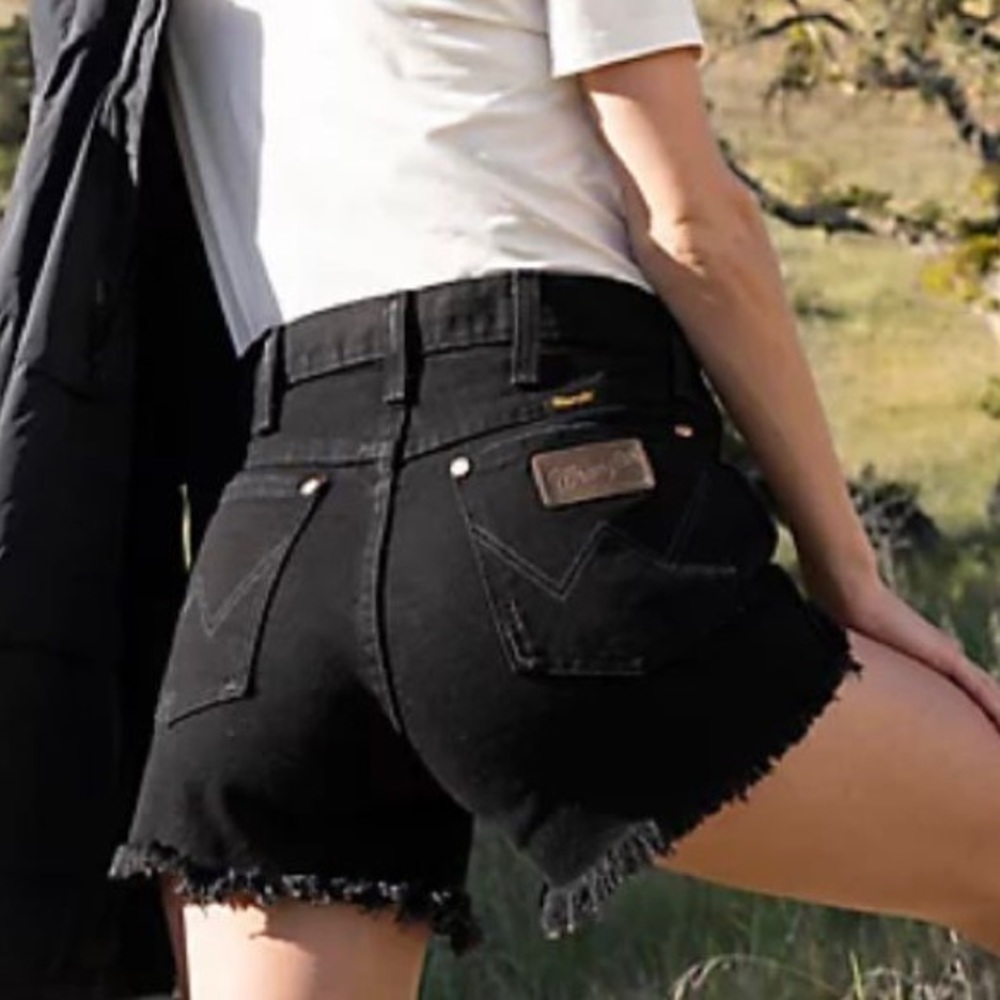 Wrangler Women’s Reworked Short in Shadow Black